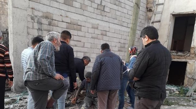 Mersin'de inşaat iskelesi çöktü: 4 yaralı