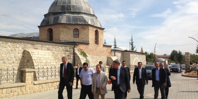  MİLLETVEKİLİ ÖMER FARUK ÖZ TARİHİ YAPILARDA İNCELEMELERDE BULUNDU