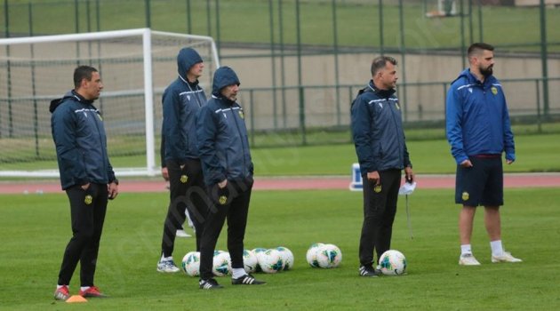 Mina ve Farnolle kampa katıldı