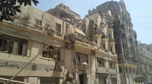 Mısır'da bina çöktü: En az 4 yaralı
