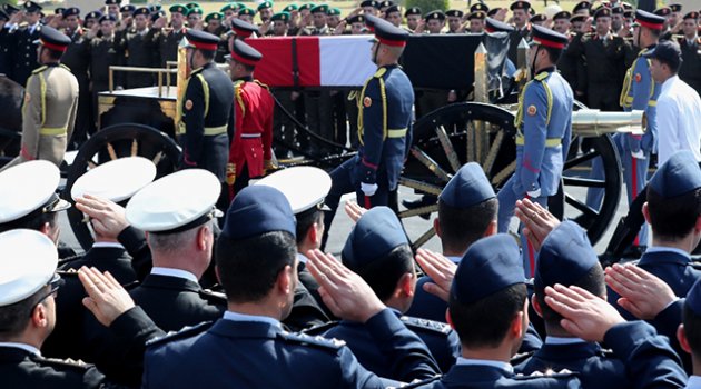 Mısır'da Mübarek için askeri cenaze töreni