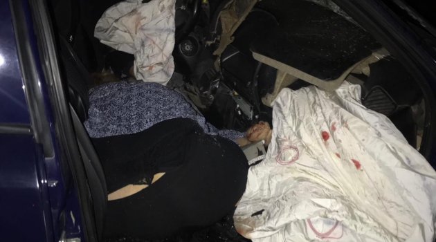 Nevşehir'de otomobil tıra çarptı: 2 ölü