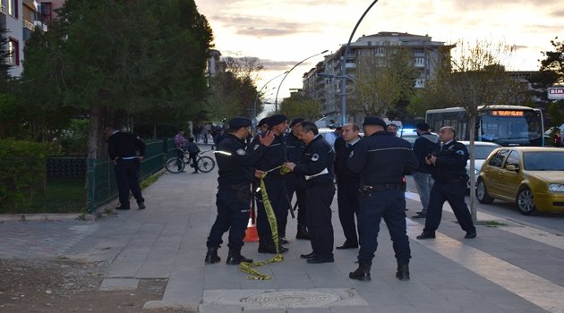 Öz kızına kurşun yağdırdı: 3 yaralı