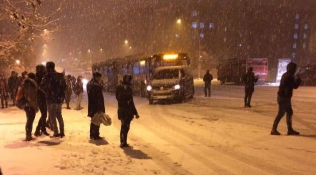 Okullar 1 gün tatil edildi