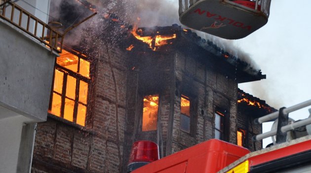 Ordu'da korkutan yangın: Bina alev alev yandı