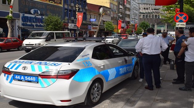 Otomobilin çarptığı çocuk yaralandı