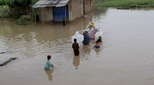 Pakistan'da şiddetli yağışlardan 9 kişi hayatını kaybetti