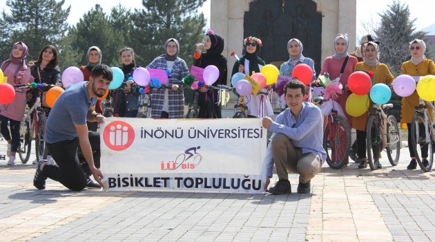 Pedallar kadınlar için çevrildi