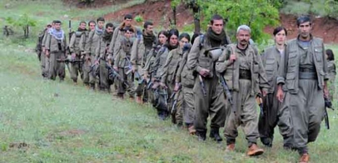 PKK şantiye basıp 4 araç yaktı