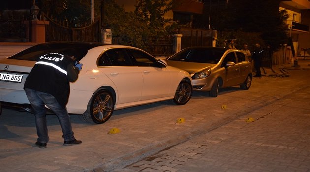 Silahlı kavgada 4 el ateş açıldı