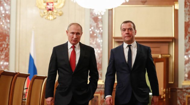 Putin Medvedev'i güvenlik konseyi başkan vekilliğine atadı