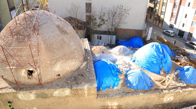 Restorasyon çalışmaları devam ediyor