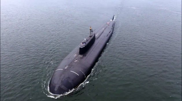 Rusya denizaltı ile 350 kilometre mesafedeki hedefi vurdu