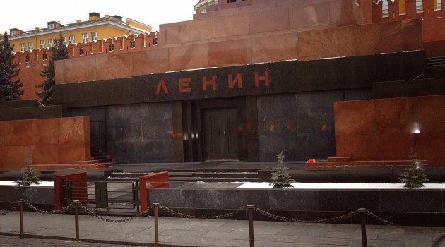 Rusya'da Lenin'in naaşının gömülmesi tartışmaları başladı