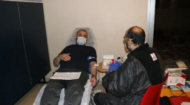 Beyaz önlüklülerden kan bağışı!