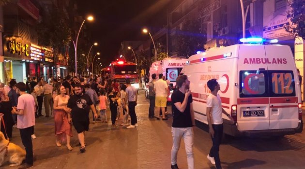 Sakarya'da kafede yangın: 8 kişi hastaneye kaldırıldı