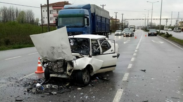 Samsun'da otomobil ile tır çarpıştı: 1 yaralı