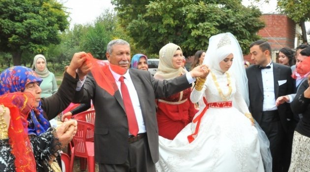 Aşiret lideri 24'üncü çocuğunu evlendirdi