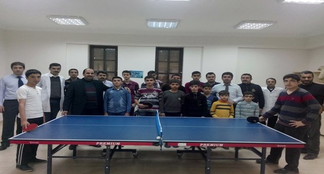 Semt konaklarından masa tenisi turnuvası