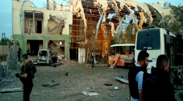 Silopi'de polise saldırı: 4 kişi öldü, 5'i polis 20'ye yakın yaralı