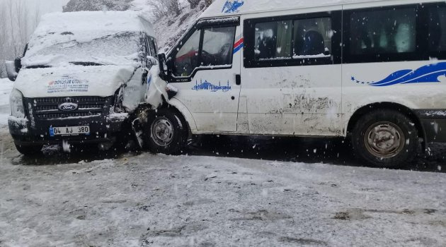 Şırnak'ta öğretmen servisi kaza yaptı: 6 yaralı