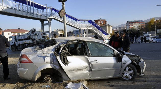 Sivas'ta trafik kazası: 3 yaralı