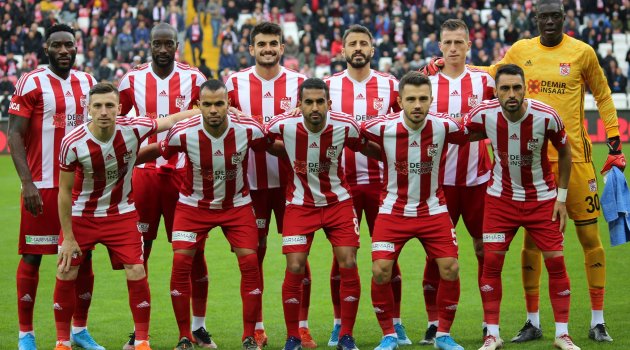 Sivasspor'da 4 futbolcu sarı kart sınırında