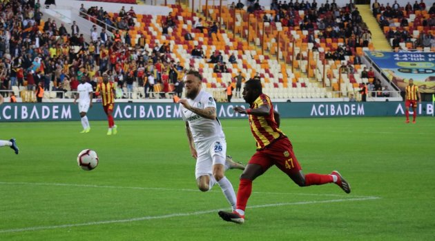 Spor Toto Süper Lig: E. Yeni Malatyaspor: 0 - B.B. Erzurumspor: 0 (İlk yarı)