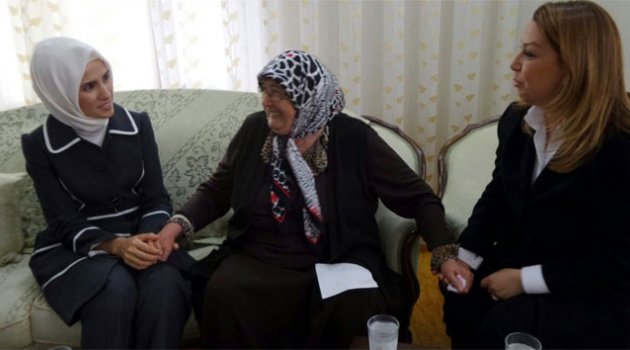 Sümeyye Erdoğan, Hamido'nun eşini ziyaret etti