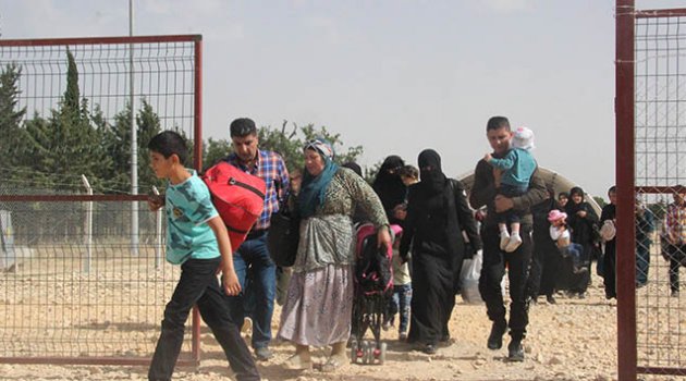 Suriyeliler koşarak ülkelerine gittiler