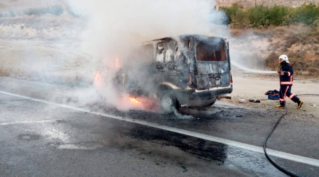 Sürücü son anda canını kurtardı