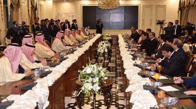 Suudi Arabistan Pakistan'la 20 milyar dolarlık mutabakat imzaladı