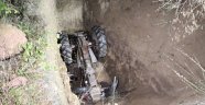 3 gündür aranan adam, traktörle devrildiği 5 metrelik çukurda bulundu