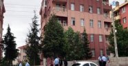 3 kişi evde ölü bulundu