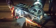 3 tekerlekli motosiklet devrildi: 2 yaralı