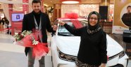 600 TL'lik alış veriş ile 200 bin TL değerinde aracın sahibi oldu