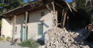 88 yıllık cami depreme yenik düştü