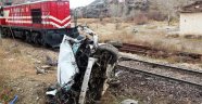Malatya'da Yük treni otomobile çarptı: 1 yaralı