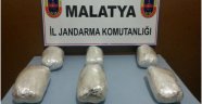 Malatya'da kaçak sigara ve esrar ele geçirildi