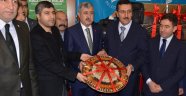 Bakan Tüfenkci, Malatya'da Muhtarlara Bilgisayar Dağıtım Törenine Katıldı