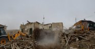 Darende Belediyesi, Tehlikeli Ve Metruk Binaları Yıkıyor