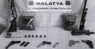 Akçadağ'da esrar ve silahlar ele geçirildi