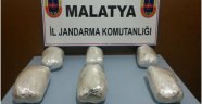 Malatya'da 16 Bin 510 Paket Kaçak Sigara Ve 15 Kilo Esrar Ele Geçirildi