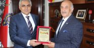 Muhtarlardan Emniyet Müdürüne Plaket