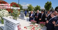 CHP Milletvekili Aslanoğlu Kabri Başında Anıldı