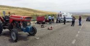 Traktör İle Otomobil Çarpıştı: 1 Ölü 4 Yaralı