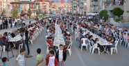 Rabia Parkı 'Meydan İftarı'nda Üç Bin Kişiyle Aynı Sofrada İftar