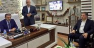 Eski Bakan Mahir Ünal AK Parti Malatya İl Başkanlığını ziyaret etti