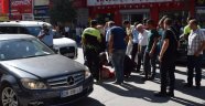 Yayaya çarpan otomobil sürücüsü darp edildi