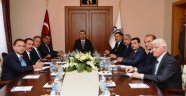 Vali Toprak Belediye Başkanları ile OHAL Toplantısı Yaptı